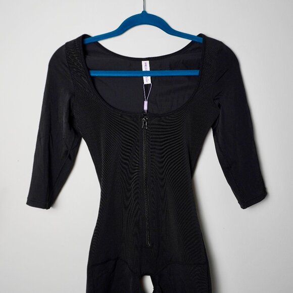 Redsun Black 3/4 Sleeve Bodysuit - Picture 2 of 5